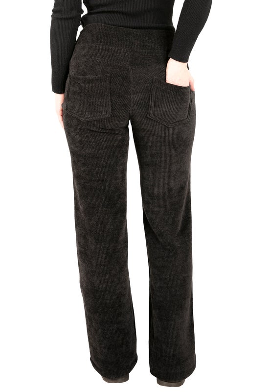 Vuorilliset samettihousut taskullisena