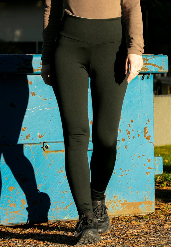 L&auml;mp&ouml;iset leggingsit naisille